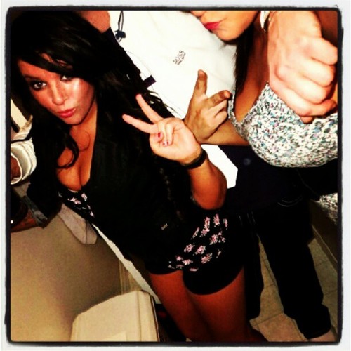 Kimberley Lynn
- Loves the oilers :) :)
- Edmonton, AB 

- - -Follow me on Instagram -  @keke_kisses