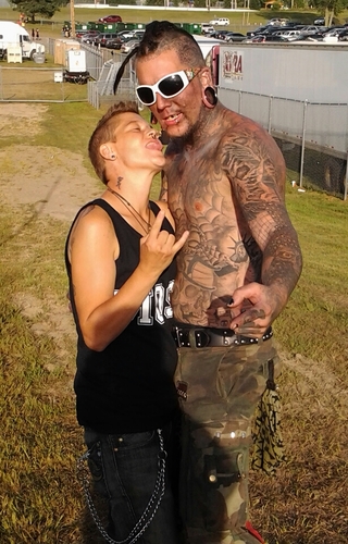 fightlife6's profile picture. i have lupus and I vape.  I rock as hard as I can. I also love animals I hate ppl who dont do their jobs. I am very fond of #Ingress. hard worker and a dreamer.