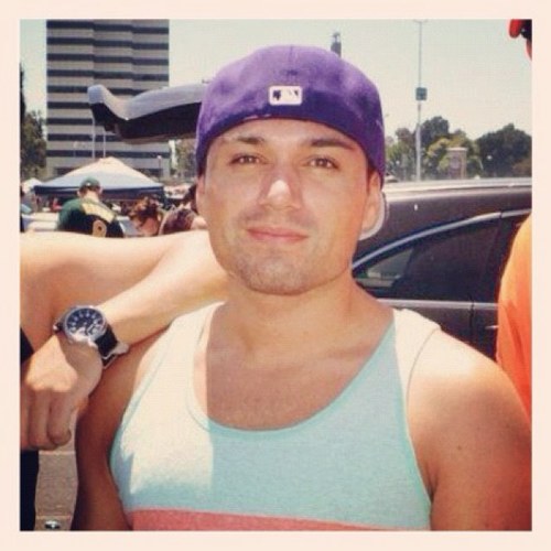 Sa1vadorAnth0ny's profile picture. I Work Hard, PLAY HARDER. 

I'm on the Pursuit of Happyness