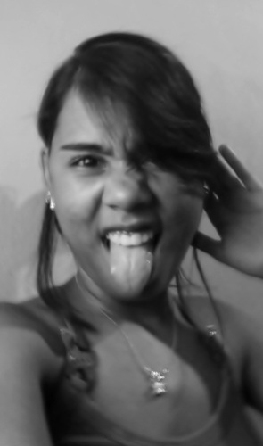 ~ α gαrotiinhα imperfeitα,
αqeelα qeê chorα de dor,
αqeelα qeê ja sofreu poor αmor,
αqeelα qe sαbe se αrrepender ♥
Namorando Matheus Lucas!