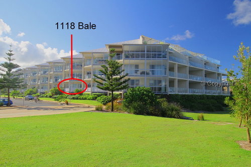 Absolute beachfront, quality 2 bedroom plus sofa bed in study alcove apartment within the Bale Resort at Kingscliff