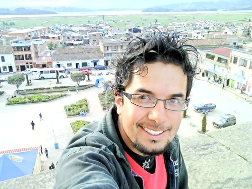 musico,compositor, arreglista y fundador de Lake of Fire, tecnico en sistemas,en musica con especializaciones en el sena,con sus metas claras en la mira