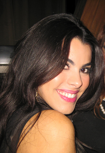 Miami native, and loving it!! A Cuban diva in her own right! UM grad '11. To know me is to love me! Read my tweets to learn more about me!! -ES