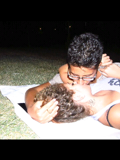 Ciao sono Christian ho 15 anni e vivo in toscana,arezzo.Ho messo twitter senza caso.. seguitemi! :)