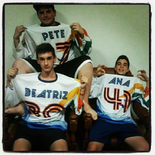 Chico joven que quiere crecer como youtuber y además juego al hockey lo que hago lo hago porque me gusta ;)
