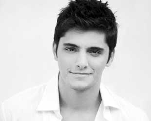 Bruno Gissoni, 24 anos, ator. Esse é o meu único perfil verdadeiro que criei para me comunicar com vocês. Não adicionem perfis no orkut com o meu nome!