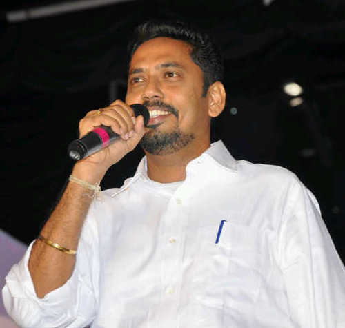 Indian, Chennaite now leaving abroad!
Life is sweet and simple, but we love challenges...so we complicate it!!