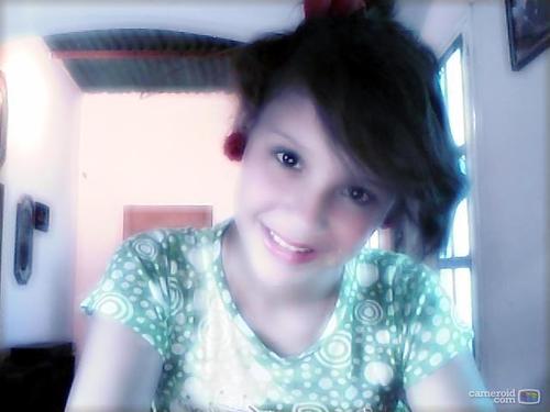 Holis*-* Soy Isis:P Soy Linda, Divertida, Me Gusta Cantar♪ Amo A ONE DIRECTION*-*♥ Sigueme&teSigo*-*