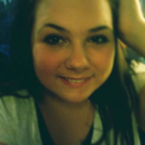 En_2501's profile picture. Make your smile change the world - but don't let the world change your smile. :)x