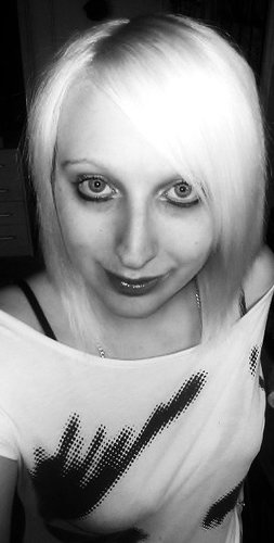 Nicola Jane Woodhams.
Married.
21.
Dover.