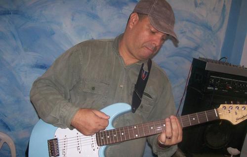 BandaSelom's profile picture. A Banda Selom é uma Banda Gospel, Nasceu na Cidade do Rio de Janeiro/RJ.
É Formada por 07 Componentes.