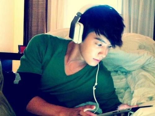 Twitter account dedicated for Super Junior's 이은해,Lee Donghae. [His real twitter account is : @donghae861015] -★