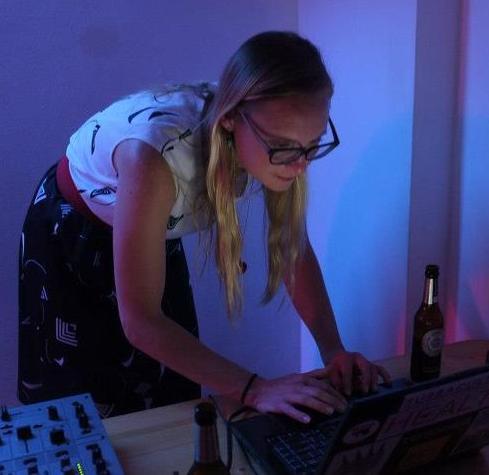 In my ongoing quest to become a corporate whore, I'm now on Twitter. If you like raves about music & rants about Dutch people, you've come to the right place.