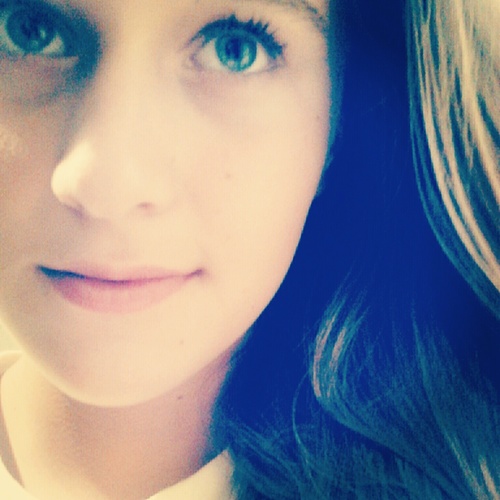 Hello guys ;) My name is Christina Bak,and I'm from Hungary and I live in Kaposvar in Europa. ;) My favourite singer band is One Direction. ;)