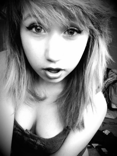 peaceoutkimber's profile picture. idc ☯