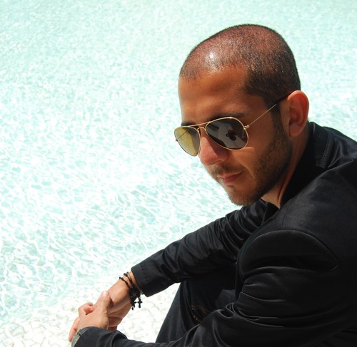 #Ingeniero de día y #Dj de noche . Emprendedor, soñador y amante de los pequeños placeres de la vida. #asísoyyo