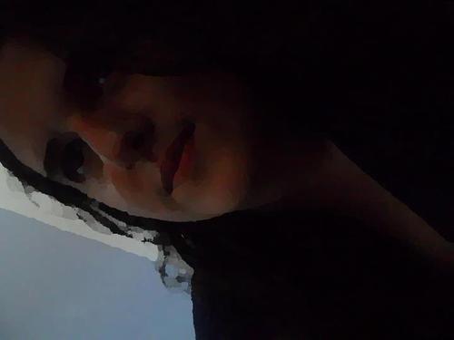 17 anos, sonhando ser médica, desejando um país melhor, ouvindo Leoni e vivendo de felicidade.