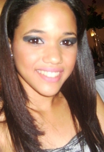 18 anos,Sou filha do Rei (y' Sara Nossa Terra Guarabira ~~,flamenguista, amo muito minha familia.