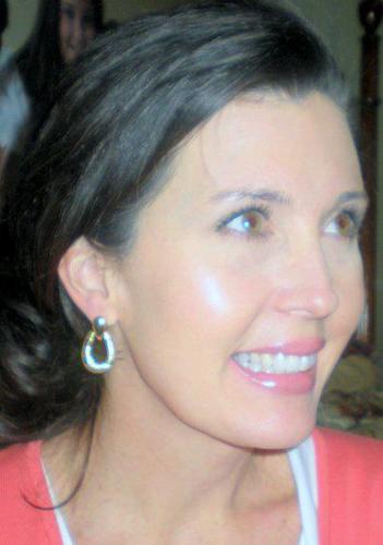 GwendolenJohnst's profile picture. Rear view mirrors are for cars, not living your life.