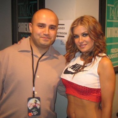 zummy_3's profile picture. born in Italy. 
live in socal