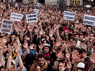 Luchando por un país en la que los ciudadanos digamos que queremos y que no queremos hacer, #DemocraciaRealYa #15m #JuventudDivinoTesoro ----#FOLLOWBACK