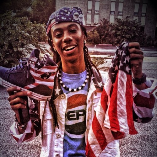 i luv issa thompson so much nd i'm here to support him all the way #teamfollowback