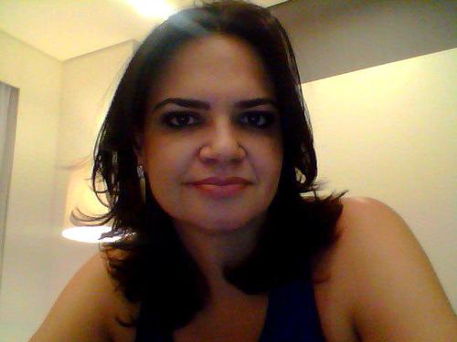 Sou uma mulher feliz! Tenho uma família fantástica, um Deus poderoso e amoroso...O que mais posso querer...