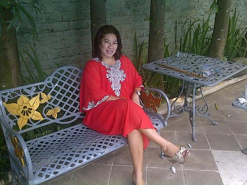 OvieKohler's profile picture. Multitasking women, Batik,  Novel & precious stone Collectors, love to Bike, Gadget mania, love to bead