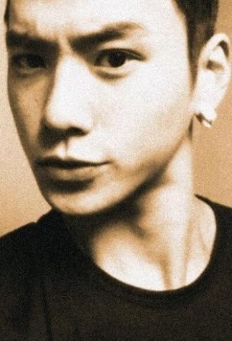 1st twitter fanbase for Indonesian Crown Family ( 권영돈 @Crowndony and 권영득 @HitechMain 's fans) KITA CINTA KWON TWINS :)