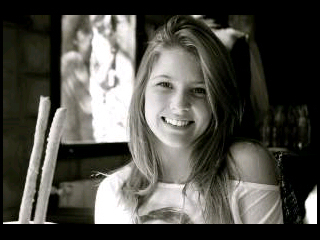 brunamilcent's profile picture. 