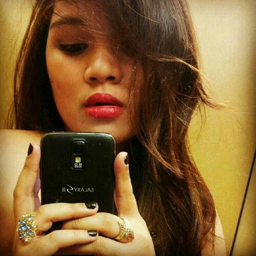 I'M A DREAMER  I LOVE MAKE-UPs  I LOVE EATING  I LOVE TAKING PIXS and most of aLL   I LOVE MY LIFE ❤❤