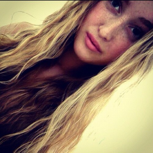 Please Follow me, I'm a Junior in highschool. New too twitter.