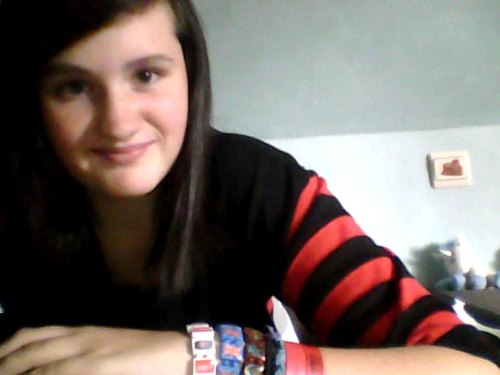 ~15years~Belgium~Directioner~Belieber~
Follow me, I follow you, 
Other heroes :
 ~Cody Simpson
~Jessie J 
~Ariana Grande
~Selena Gomez