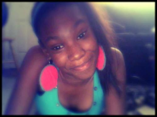Heeeeeeeeyy Itz JAYLA Aint Nun Much Too Sayy Buhh Click That Follow Button Nd Ill Follow Back Nd Just Mention Me !! Okayy Byee