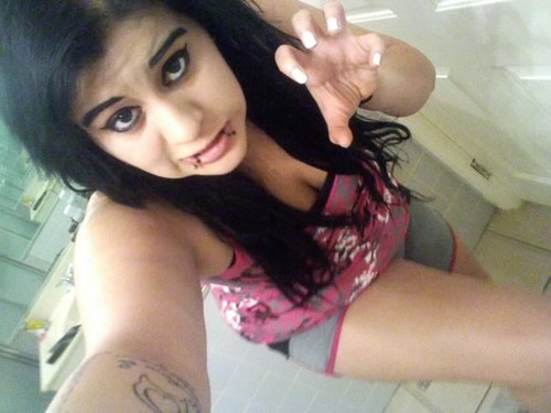 MakeUpOnPigs16's profile picture. 18. Don't give a fuck. Pansexual. My 2nd account. hmu