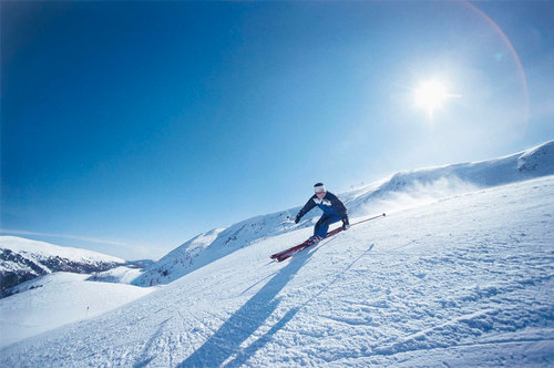 Romascicom's profile picture. Il punto di riferimento per i romani che amano la montagna: sciatori o rider a caccia di emozioni!