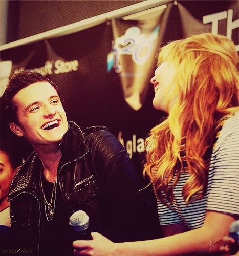 Paola_Piazza's profile picture. Ho una certa morbistenza...ma non so come si usa , HELP