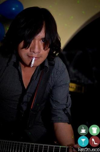 josekiss30's profile picture. - Lead Guitar / LOVE GUN - Ingeniero Civil  - mis pasiones