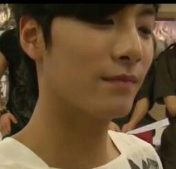 Pael_Raphael's profile picture. Nothing|| i'm simple || follback? just mention ||