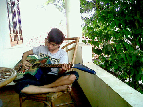 ade_Cholly's profile picture. Mèlìht mù tèrsèñym ädälh ìmpìäñ bgì qu,Mèlìht mu sdìh ådälh mìmpi tèrbrùk bgì qu,Mèñgèñäl mu ädålh häl yg tèr ìñdäh dläm hdup qu,,äq mèñgèñl mu lwät htì  ^_^