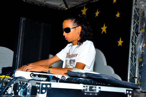 Muzikjunky/DJ/Producer //BBpin:2855451D   https://t.co/3AdQYzgiSG
   https://t.co/D0s4Qk8Ky6