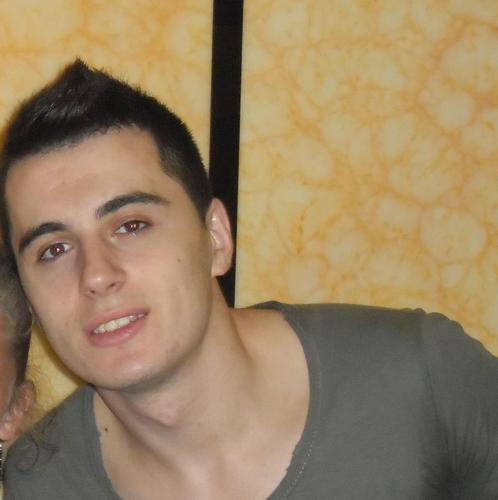 DennisDenny10's profile picture. 