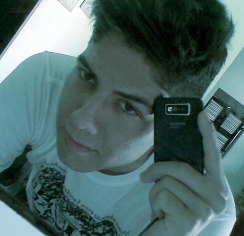 estudando para ser um cirurgião dentista.=Corinthiano Roxo= segue que eu sigo de volta...http://t.co/H9aL0hGf http://t.co/jHtQ4TP1