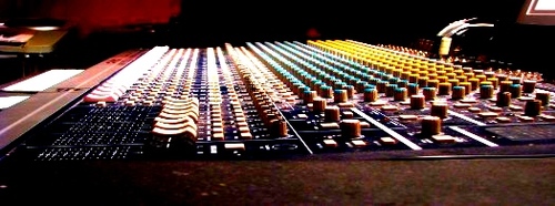 we make making music fun!

for booking and rates:
 bookings@invictusstudios.ca