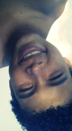 ' Oi , 16 Anos, Solteiro , Gosto do que é simples, e verdadeiro !