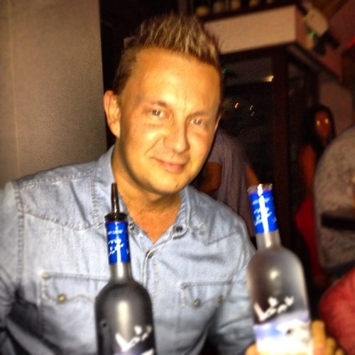 djgavincole's profile picture. Resident dj for Lamerica + Stereo Sushi - send amd promo's / Demos to gavin-cole@hotmail.co.uk