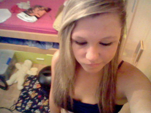 She may look better than you, but come on she's vain she doesn't have a brain (8