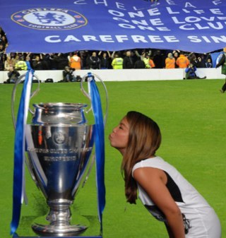 MissTrangalang's profile picture. West London gurl, works in Shanghai @ASOS, Queen of the Dancehall, loves music, festivals, bikram yoga, pandas & chelseafc #asos #brixton #chelsea #shanghai