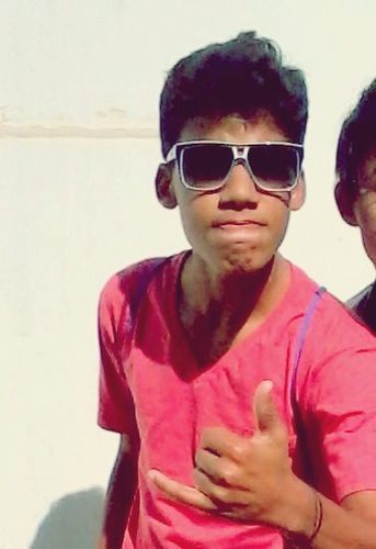 Eziel Santos tenho 15 anos *-* o resto descubra (;