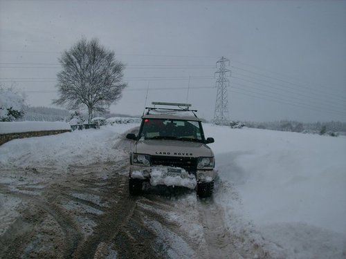 Volunteers using their own 4x4 vehicles to help in times of need to alleviate suffering in the community. 

Email: ceruscotland@gmail.com
